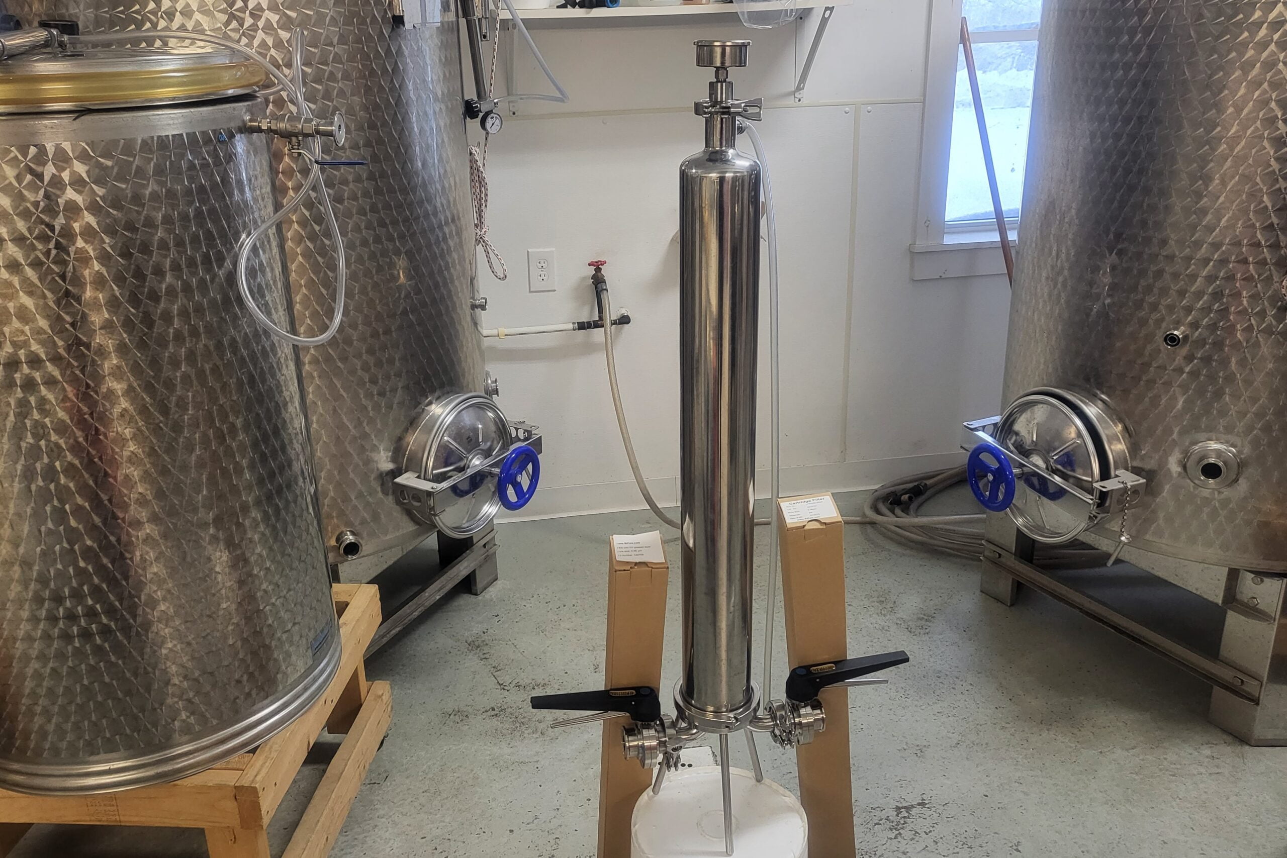 30″ Cartridge filter housing, complete with two cartridges – Price reduced!