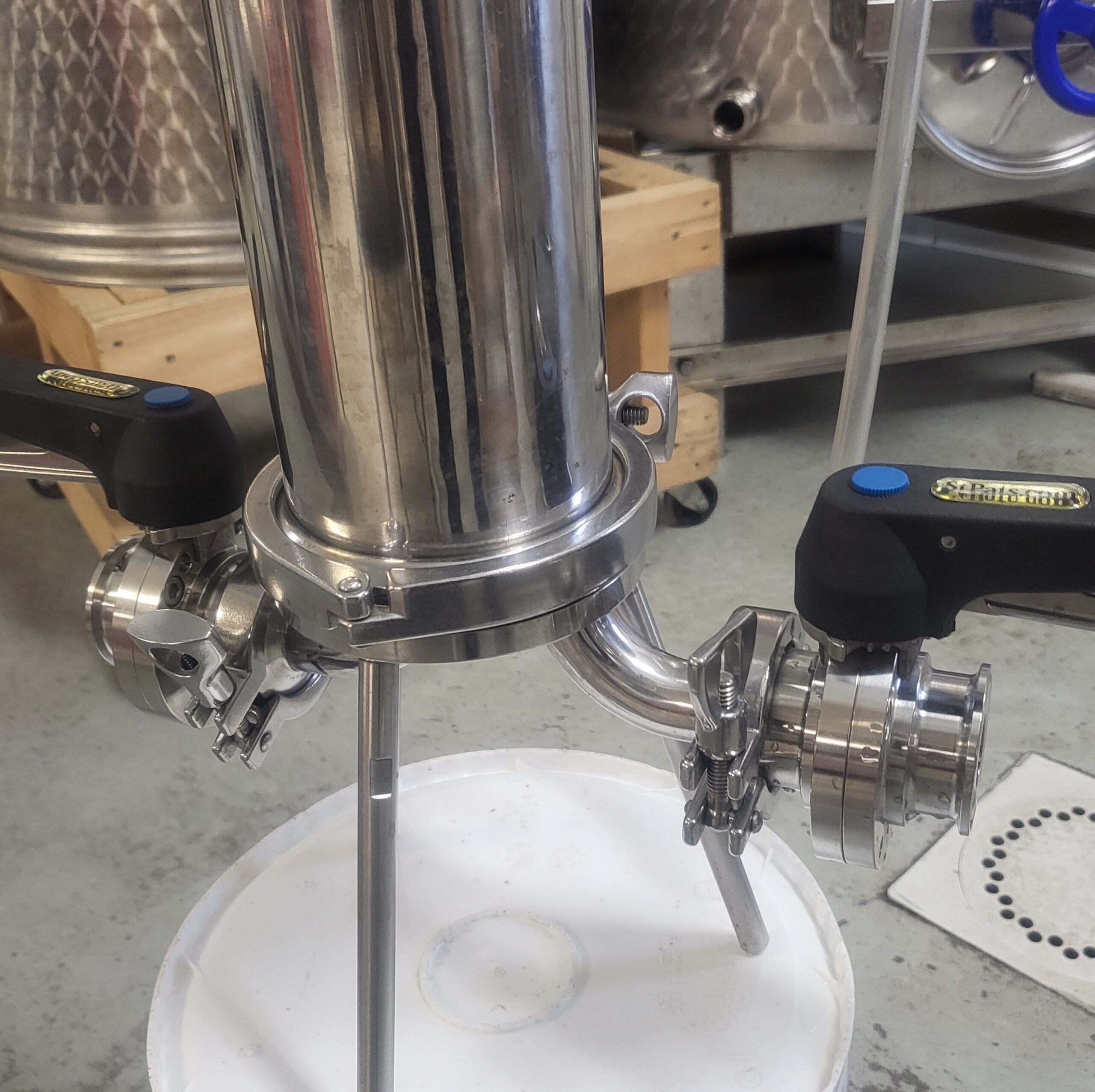 30″ Cartridge filter housing, complete with two cartridges – Price reduced!